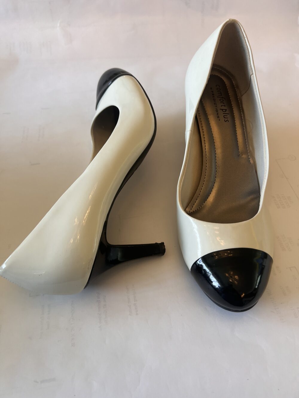 Heels| Comfort Plus | Black & White| Size 8W